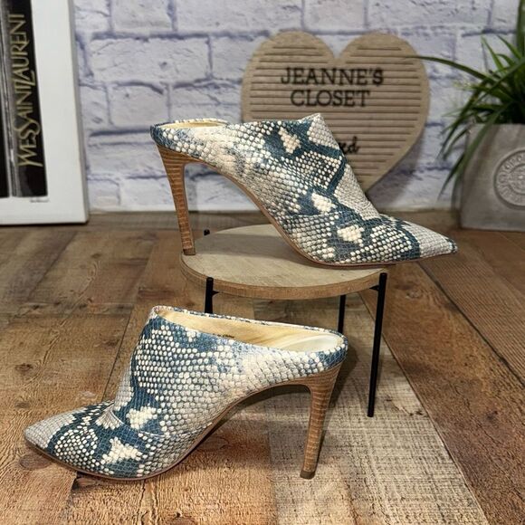 Cinda Mule in blue Snake Print
DOLCE VITA - Picture 2 of 9